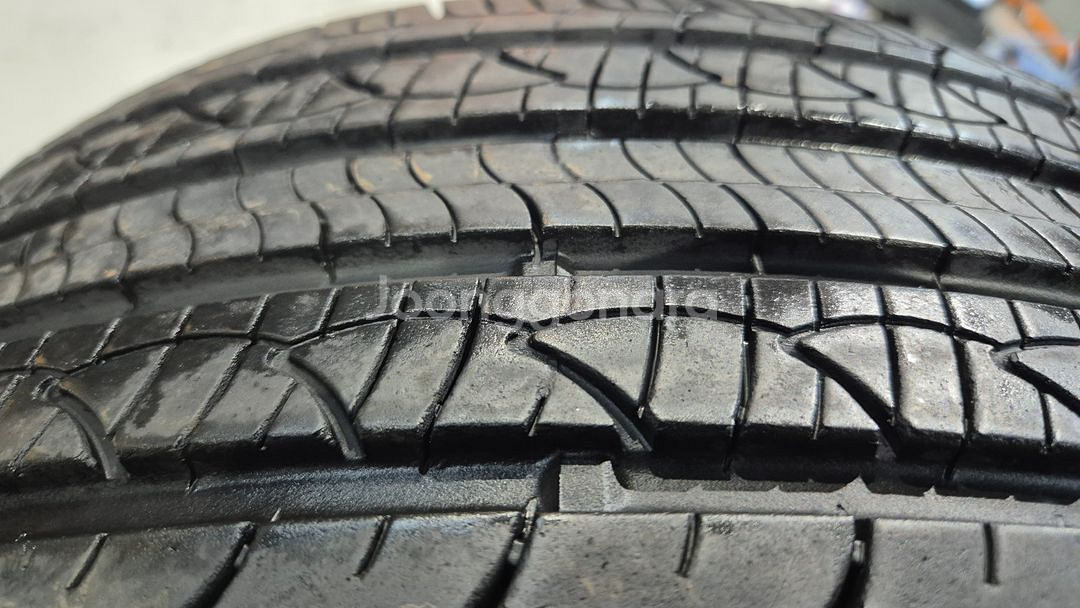 중고 타이어 235 45 18 넥센 엔프리즈 AH8 2354518--1