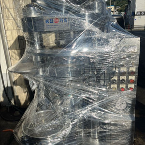 참기름 기계, 기름짜는 기계, 볶음 솥, 정선기(깨식혀주는 기계) 핍니다. 이미지