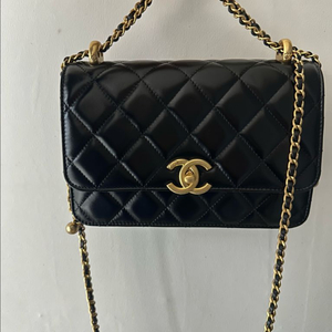 샤넬 24 공방 끈조절 플랩백 블랙