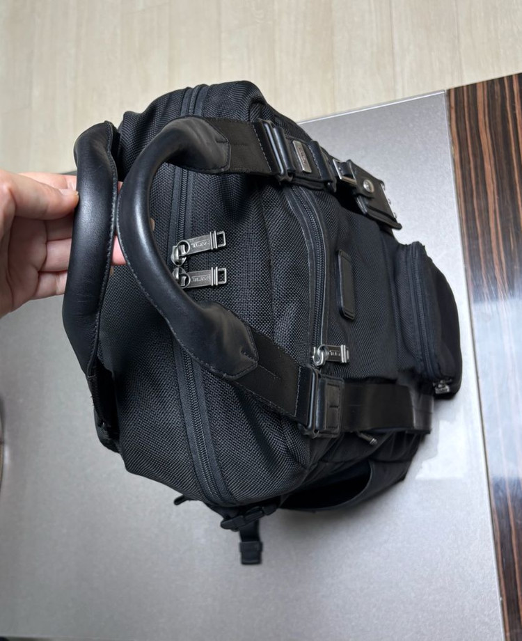 정품.투미르준백팩(블랙.상태깨끗좋음--5