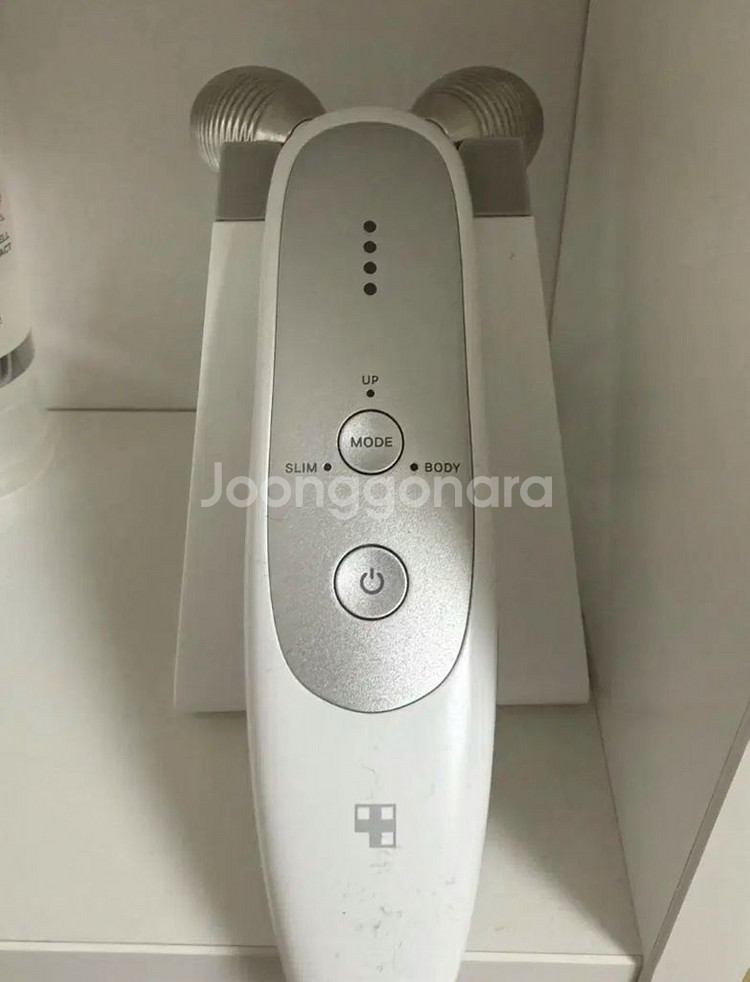 메디큐브 에이지알 더마 ems--0