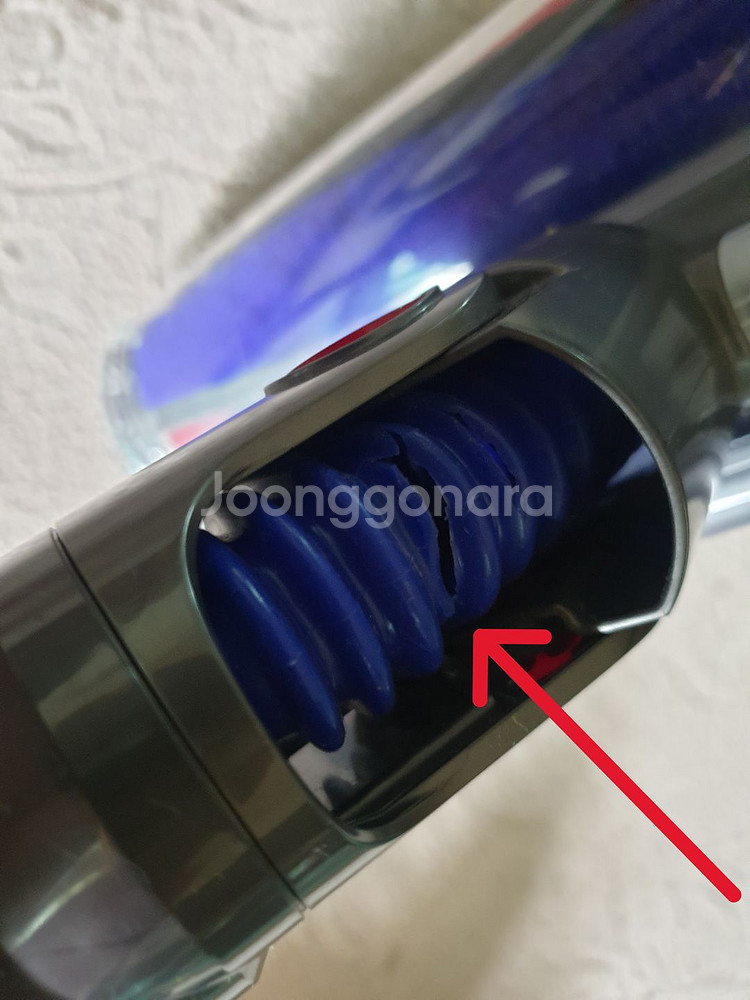 다이슨 V8 무선 청소기 (배터리 방전)--6