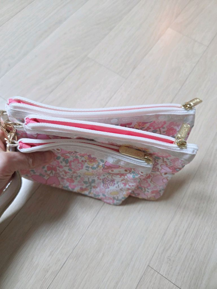 왓츠인마이백 레스포색 동전지갑 카드홀더 여행용 미니파우치 3종 셋트 산리오--3