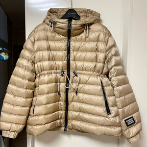 새상품) 버버리 다운 경량 패딩 s 한섬 엔폴드 에쿠르 폼스튜디오 몽클레어 프라다 가니 비이커 빈폴 닥스 스타일