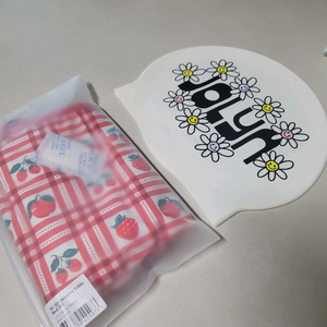 루프루프 스트로베리 테이블 m + 졸린 수모