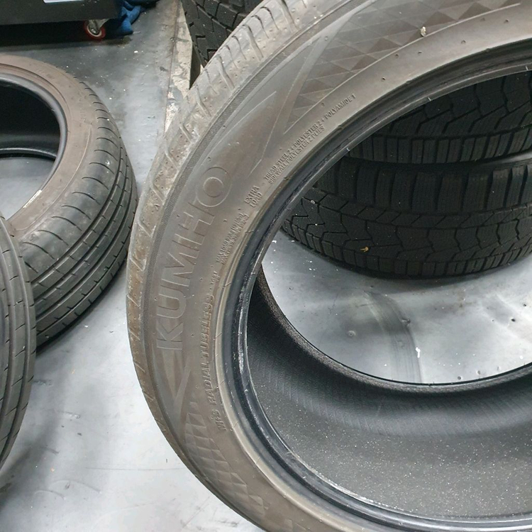 255 45 19 2554519금호마제ev 1짝판매합니다--5