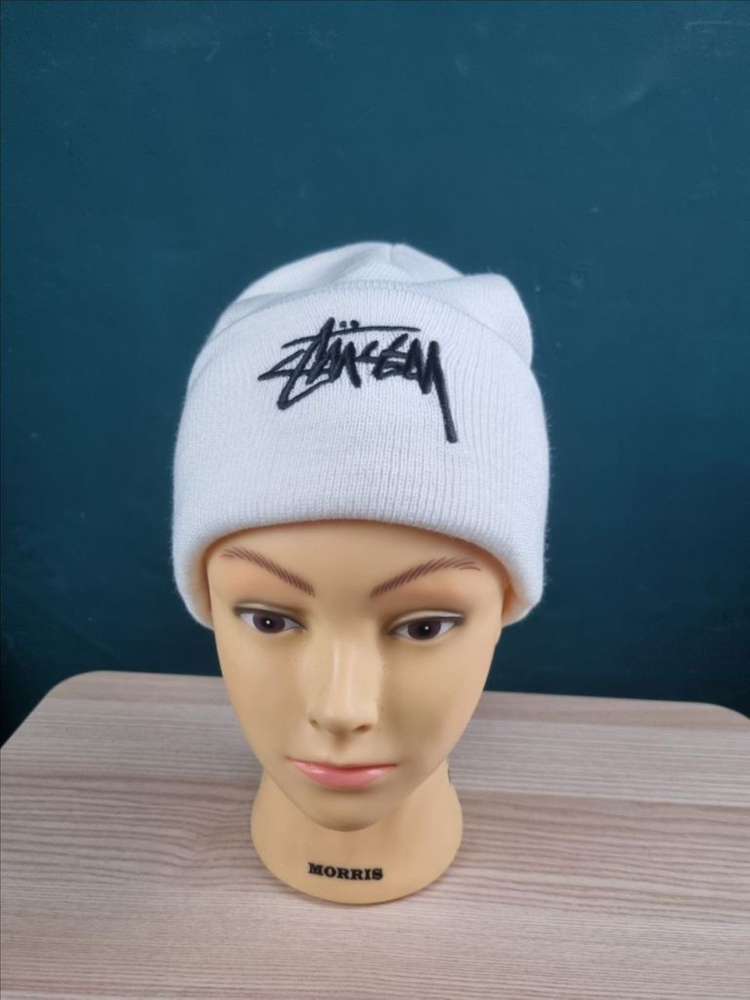 스투시 나이키 콜라보 비니. 화이트 이미지