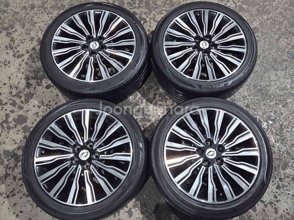 올뉴sm7 노바 18인치휠타이어 2254518 셋트 pcd114.3 팝니다--0