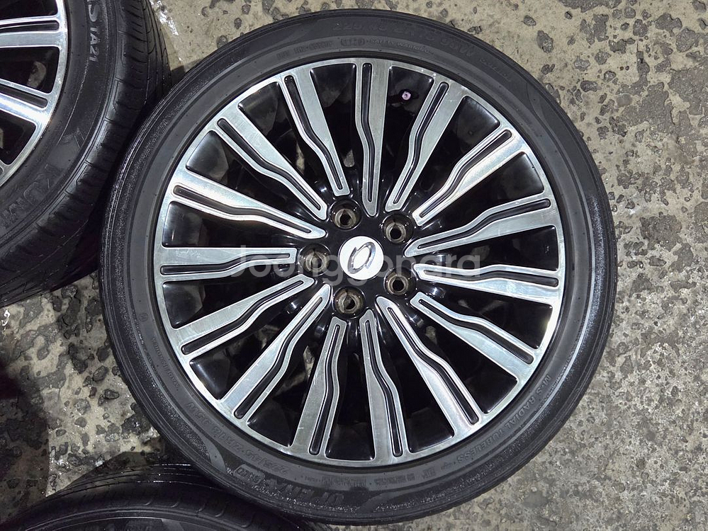 올뉴sm7 노바 18인치휠타이어 2254518 셋트 pcd114.3 팝니다--3