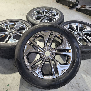 싼타페TM 19인치 2355519 크롬 휠타이어 팝니다