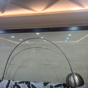 와이드 아치형 스탠드