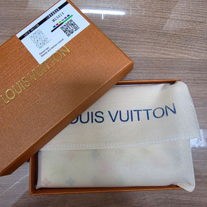 루이비통 여권지갑