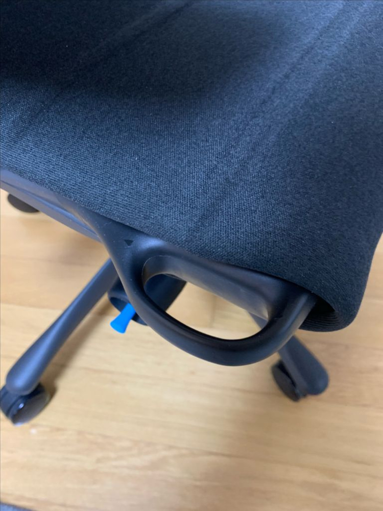 허먼밀러 로지텍G 엠바디 게이밍의자--4