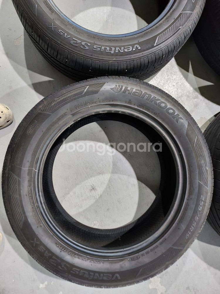 타이어 255/55R/19 4개--2