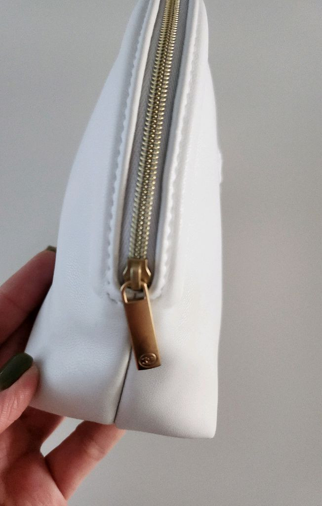 샤넬뷰티 화이트 파우치--3