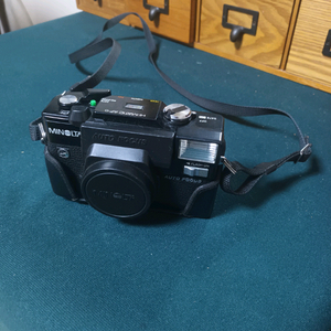 미놀타 하이매틱 AF-D 카메라