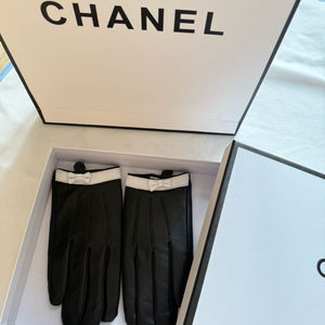 샤넬 여성 가죽 장갑