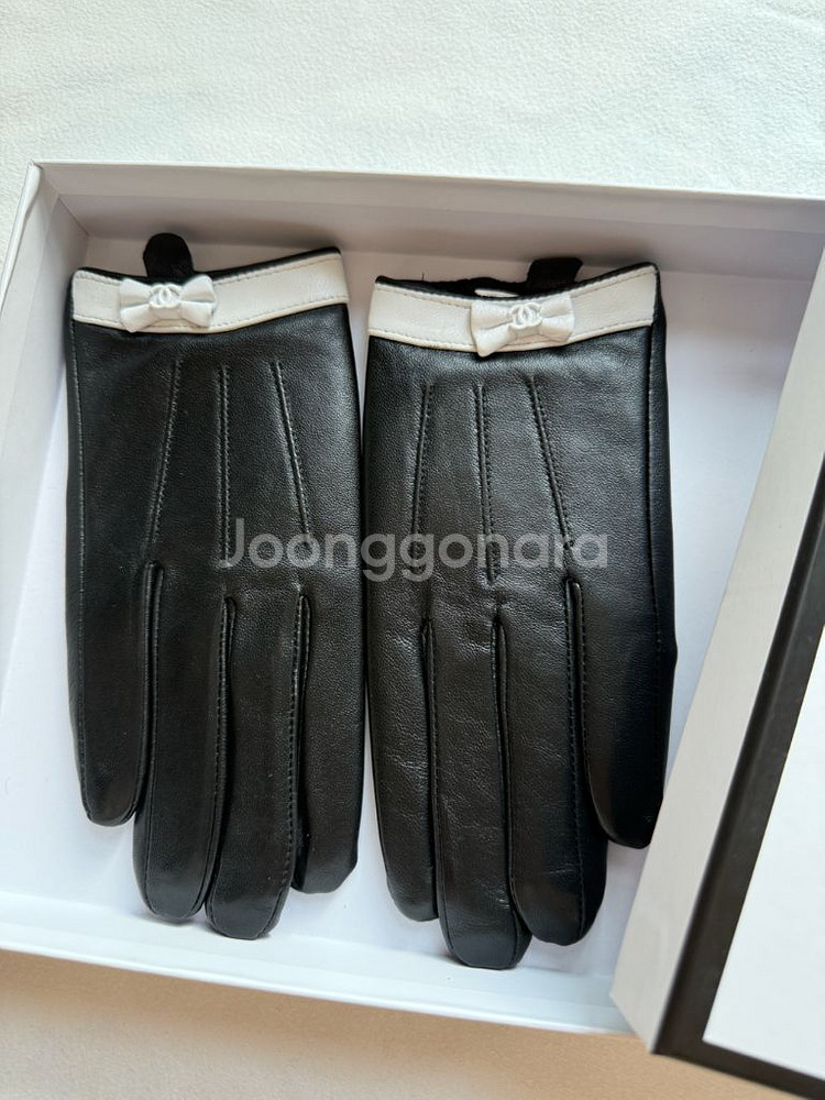 샤넬 여성 가죽 장갑--1
