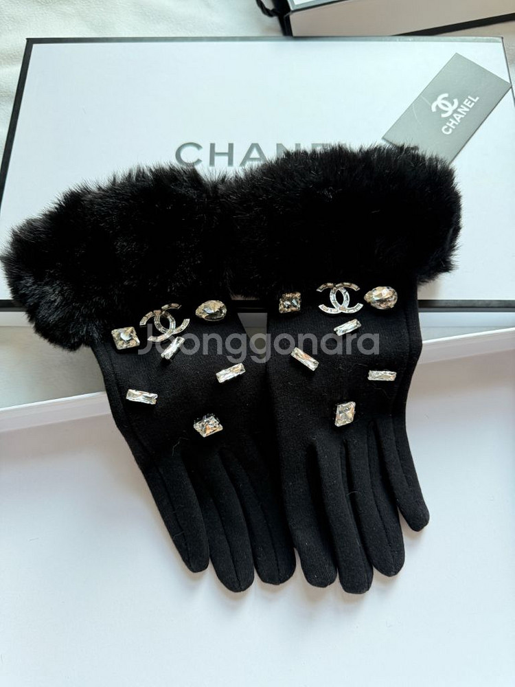 샤넬 퍼 장식 장갑--0