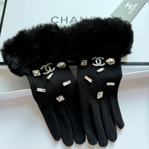 샤넬 퍼 장식 장갑
