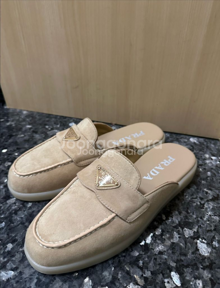 프라다 사피아노 레더 로퍼--0