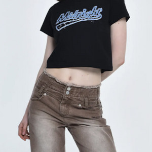 미드나잇무브 데님로고 블랙 크롭티셔츠