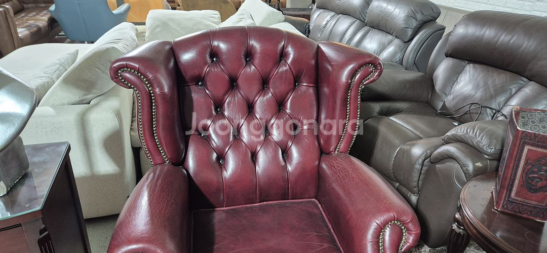 수입 체스터필드 이태리 전체 천연가죽 3+1인 소파+오토만--8