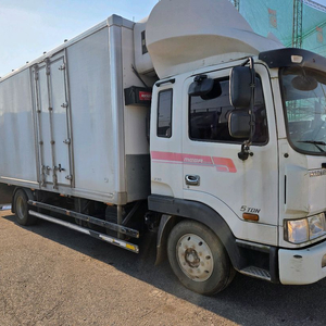 메가트럭 5톤 써브냉탑 단발이 6.1미터 270마력