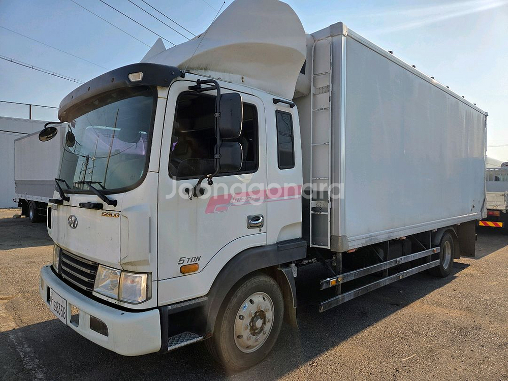 메가트럭 5톤 써브냉탑 단발이 6.1미터 270마력--2