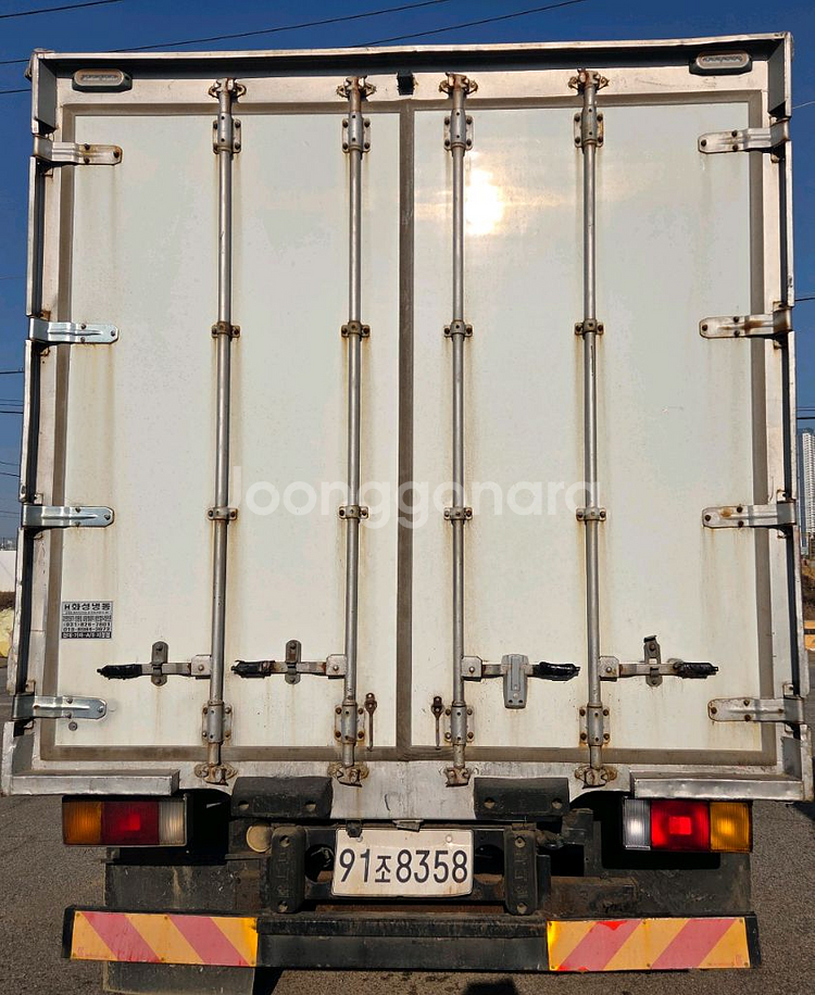 메가트럭 5톤 써브냉탑 단발이 6.1미터 270마력--3