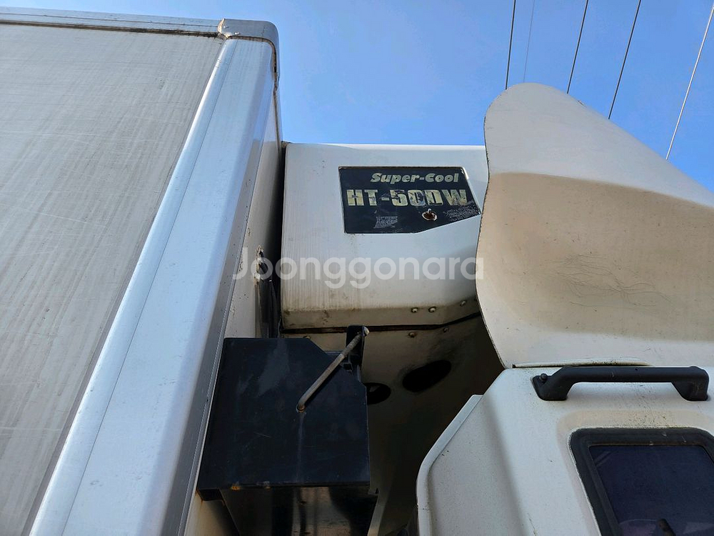 메가트럭 5톤 써브냉탑 단발이 6.1미터 270마력--5