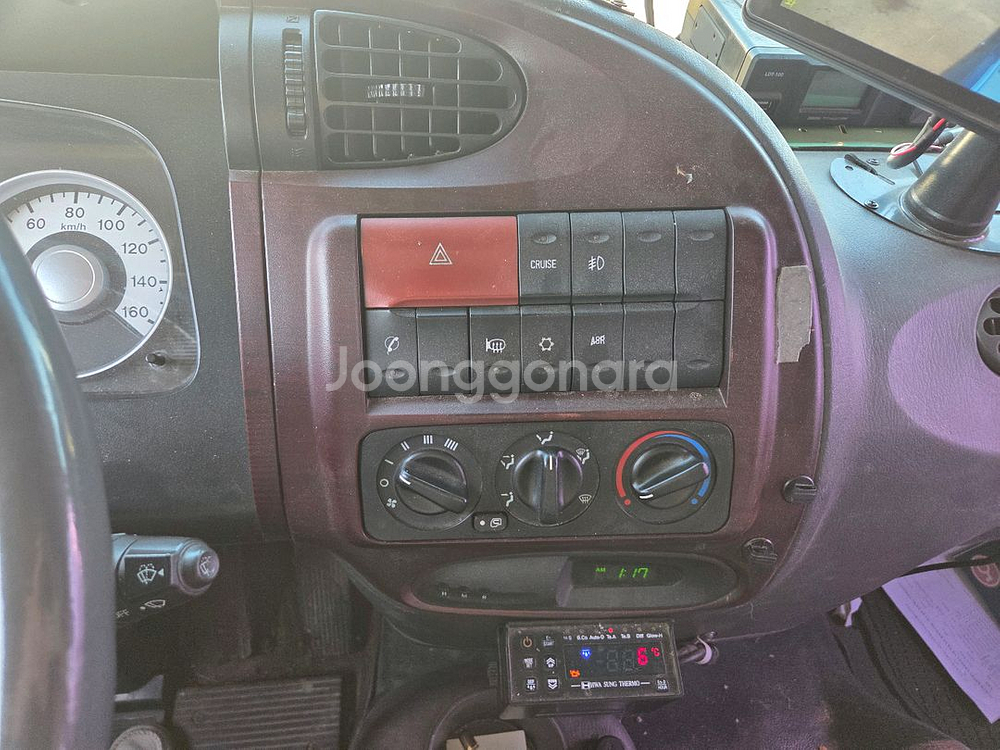 메가트럭 5톤 써브냉탑 단발이 6.1미터 270마력--9