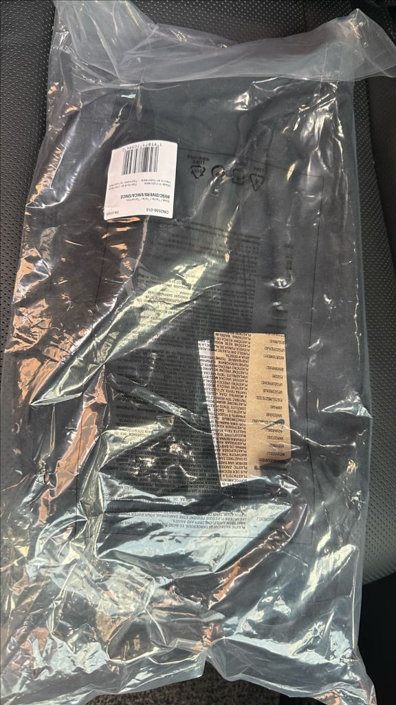 DN2556-010 나이키 웨이스트 팩 새상품--1