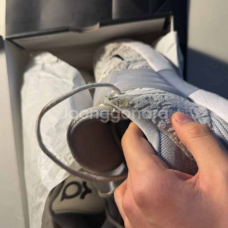 나이키 KD14 [시세 40만] 농구화 운동화 270--3