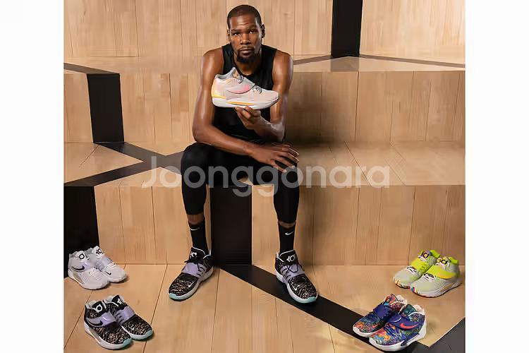 나이키 KD14 [시세 40만] 농구화 운동화 270--7