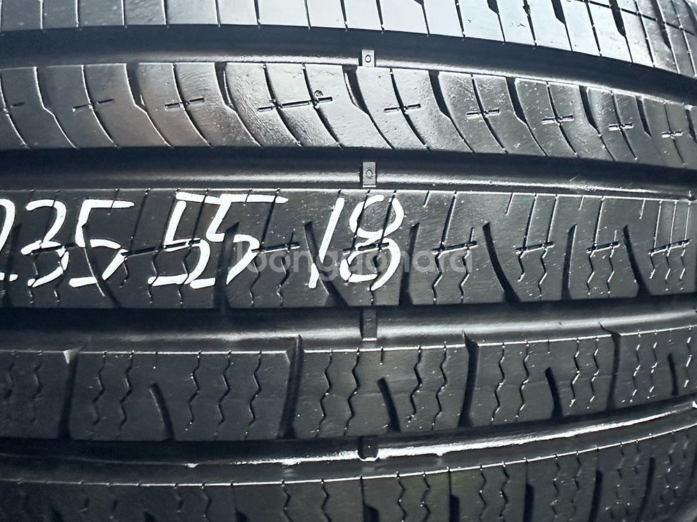 235 55 18피렐리중고타이어2개2355518--1