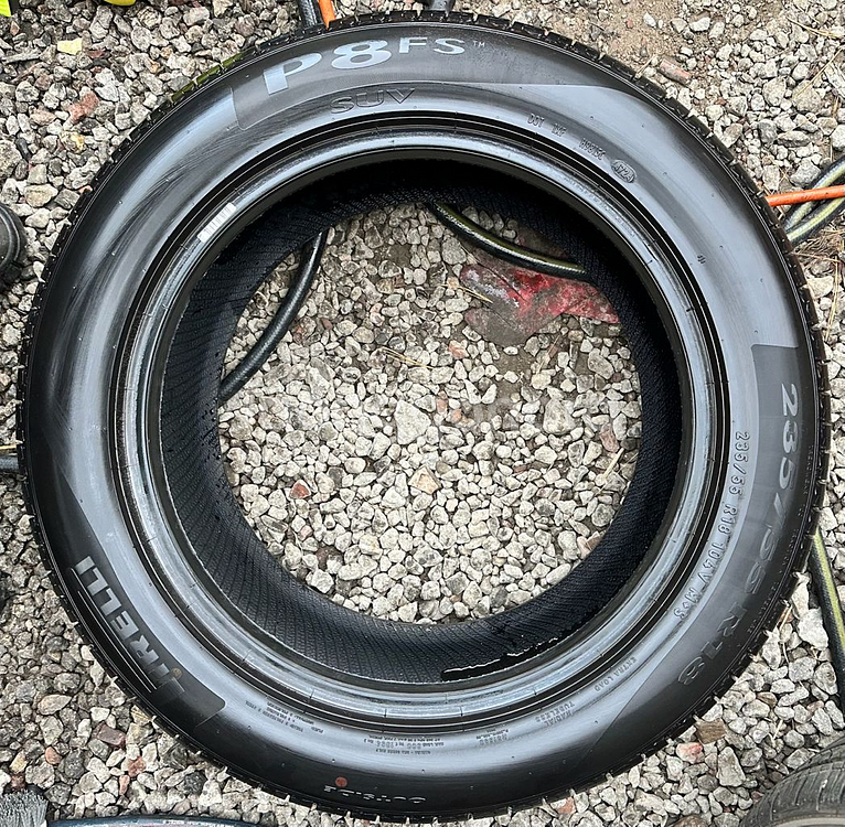 235 55 18피렐리중고타이어2개2355518--3