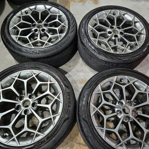 제네시스G80 RG3 녹용 19인치 순정 휠타이어 판매합니다