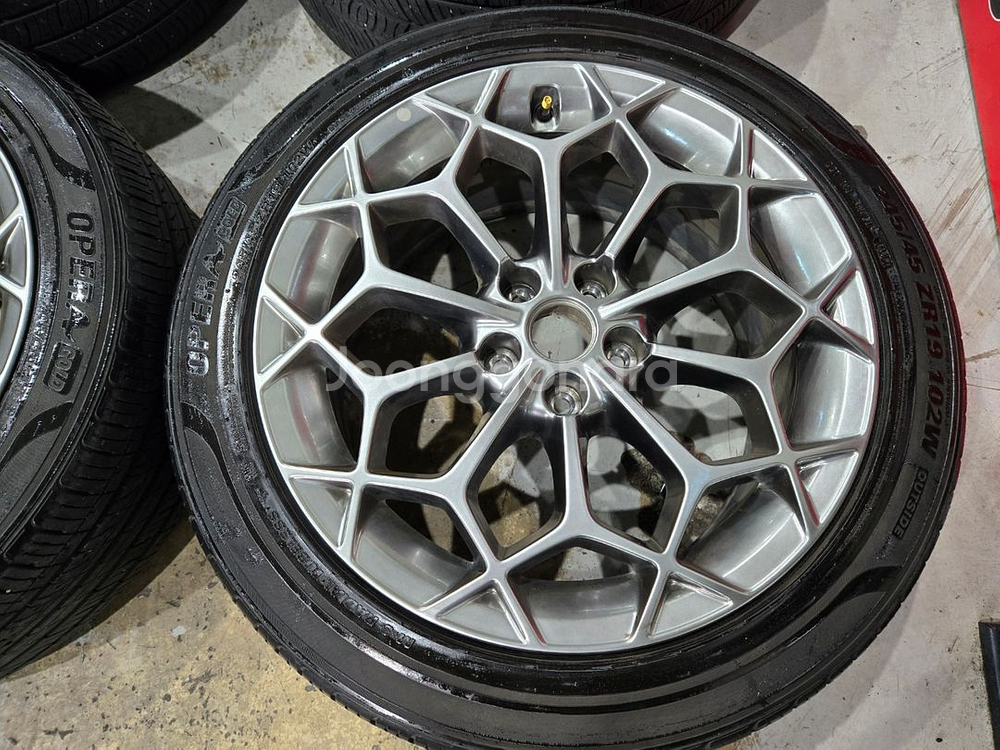 제네시스G80 RG3 녹용 19인치 순정 휠타이어 판매합니다--1