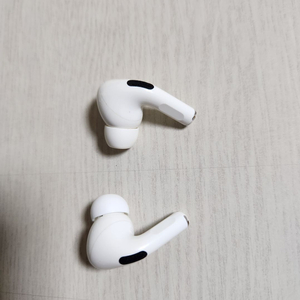 고장난 에어팟프로1세대 좌,우측 리퍼용 판매합니다.(에어팟프로 1세대 왼쪽, 오른쪽 불량 이어폰 판매/리퍼용)