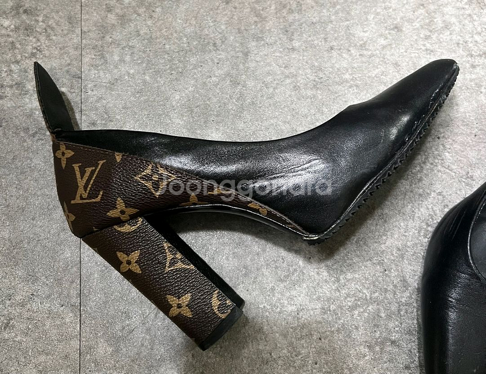 정품) 루이비통 펌프스힐--0