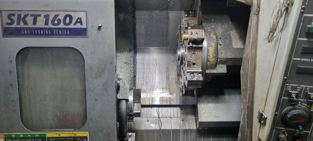 위아cnc선반 SKT160A CNC 선반 이미지