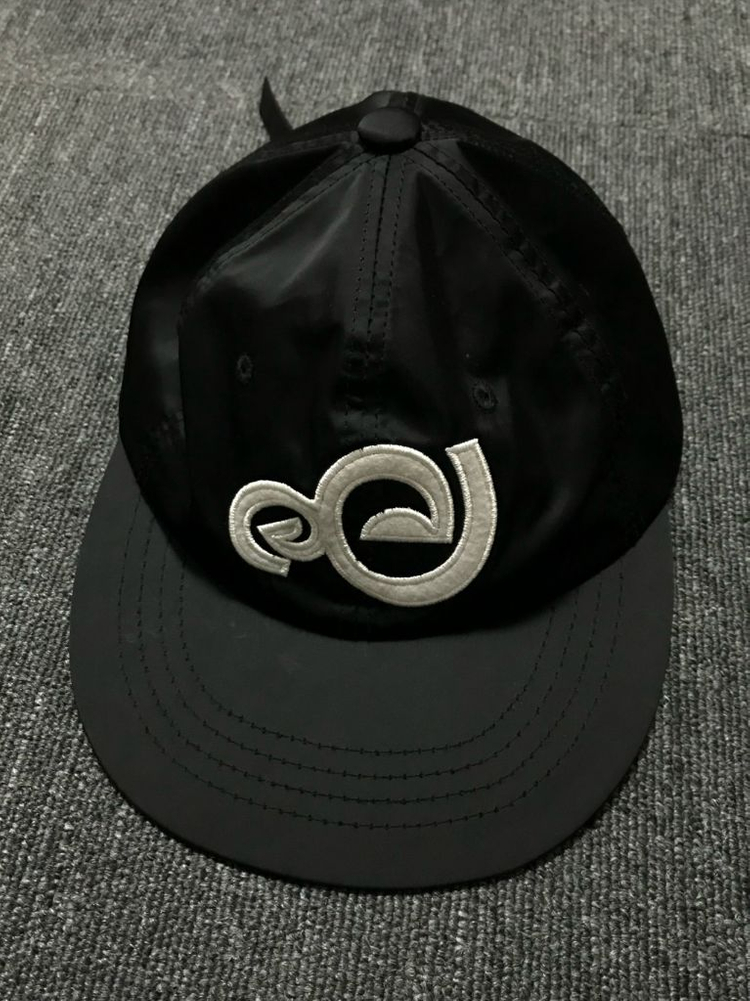 aeae SPIRAL SATIN 볼캡 이미지