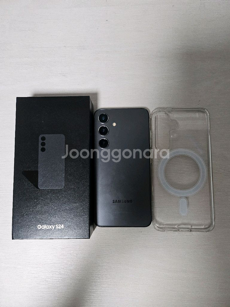 갤럭시s24 A급 512기가 풀박스 케이스 필름 같이드려요~ (자급제) 상태 진짜좋음 네고가능합니다~--0