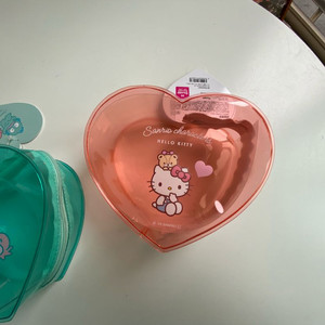헬로키티 하트 모양 화장품 파우치