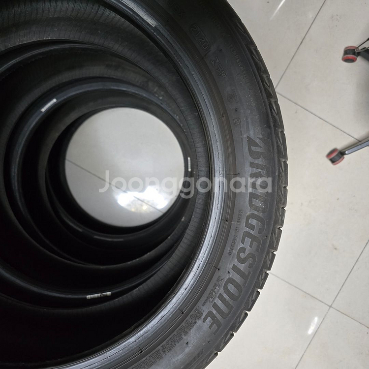 225/45R17 중고타이어 4본--1