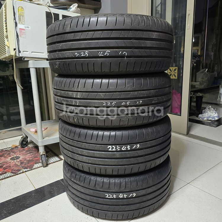 225/45R17 중고타이어 4본--0
