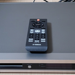 야마하 슬림 DVD 플레이어 (리모컨 포함)