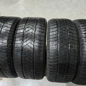 245 40 19 275 35 19 피렐리 윈터타이어 한대분 판매합니다