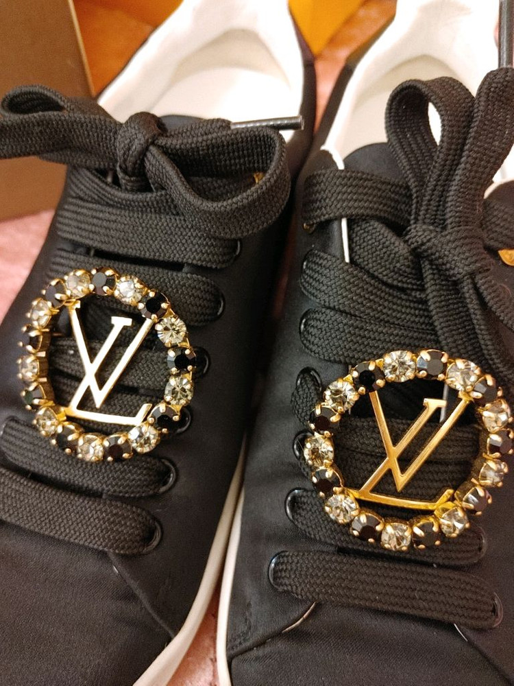 정품- 루이비통 스니커즈-영수증 포함--1